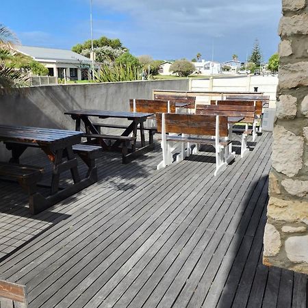 斯特雷斯拜 Stonehouse On Main酒店 外观 照片